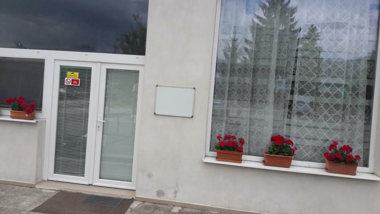 Apartman Yvet Sucany Exterior foto