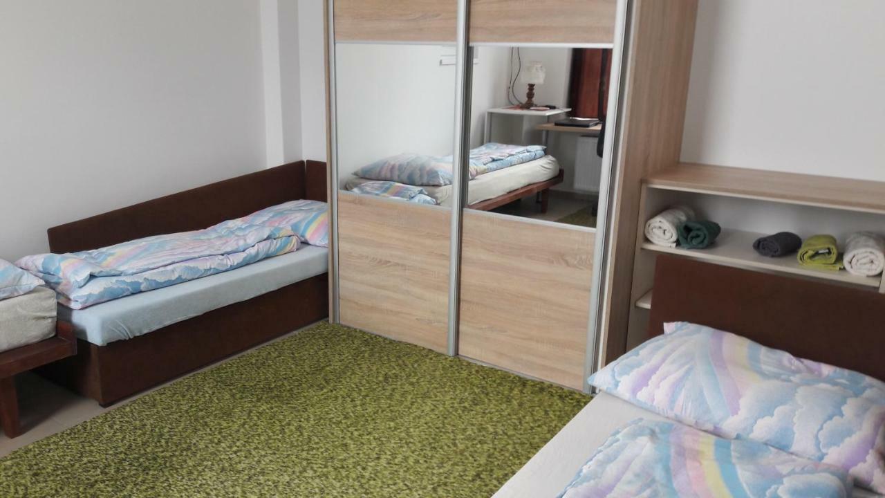 Apartman Yvet Sucany Exterior foto